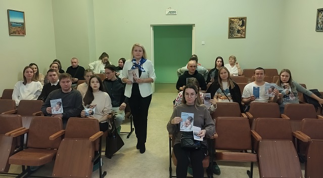 Челябинская дирекция Екатеринбургского филиала «СОГАЗ-Мед» приняла участие в Дне открытых дверей в роддоме, посвященном Дню матери, новости, пресс-релизы, статьи, «СОГАЗ-Мед», омс