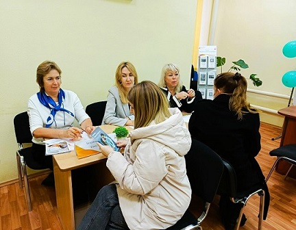 Страховые представители Волгоградского филиала «СОГАЗ-Мед» приняли участие в работе Единой семейной приемной, новости, пресс-релизы, статьи, «СОГАЗ-Мед», омс