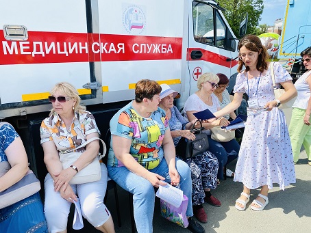 Сотрудники Саратовского филиала «СОГАЗ-Мед» приняли участие в мероприятии «Город здоровья», новости, пресс-релизы, статьи, «СОГАЗ-Мед», омс