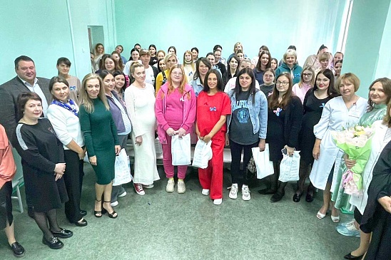 Сотрудники Саратовского филиала «СОГАЗ-Мед» поздравили будущих мам с Днем беременных, новости, пресс-релизы, статьи, «СОГАЗ-Мед», омс