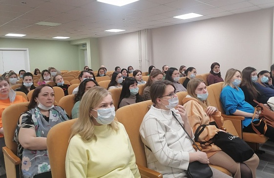 В 2025 году Марийский филиал «СОГАЗ-Мед» поздравил более 400 будущих мам, новости, пресс-релизы, статьи, «СОГАЗ-Мед», омс