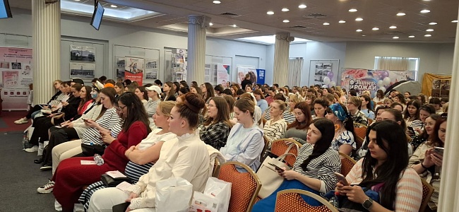 Страховые представители Санкт-Петербургского филиала приняли участие в масштабной встрече для будущих мам «Питер, рожай», новости, пресс-релизы, статьи, «СОГАЗ-Мед», омс