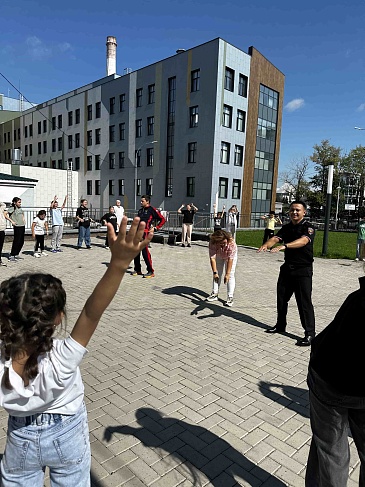 В здоровом теле здоровый дух: Уфимский филиал провел зарядку для детей в Республиканской детской клинической больнице, новости, пресс-релизы, статьи, «СОГАЗ-Мед», омс