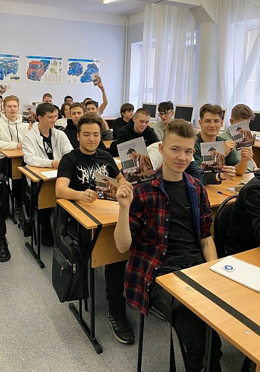Ямальский филиал «СОГАЗ-Мед» провел викторину для студентов Ноябрьского колледжа профессиональных и информационных технологий , новости, пресс-релизы, статьи, «СОГАЗ-Мед», омс