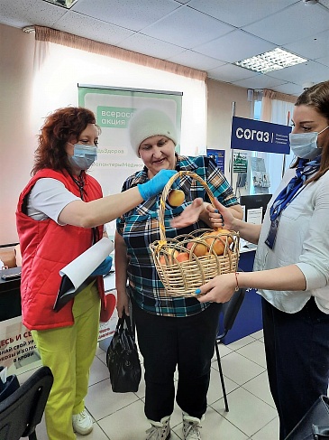 Ямальский филиал «СОГАЗ-Мед» в рамках Всемирного дня здоровья  провел акцию в Ноябрьской городской больнице, новости, пресс-релизы, статьи, «СОГАЗ-Мед», омс