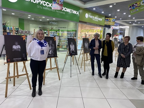 Страховые представители Ярославского филиала «СОГАЗ-Мед» приняли участие в фотовыставке ко Всемирному дню борьбы против рака, новости, пресс-релизы, статьи, «СОГАЗ-Мед», омс