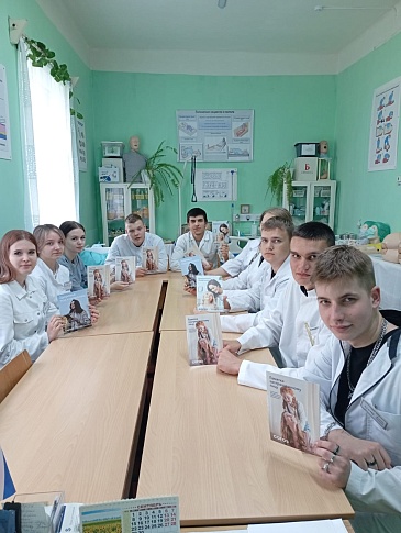 Страховые представители «СОГАЗ-Мед» Брянского филиала поздравили студентов, школьников и их родителей с началом учебного года, новости, пресс-релизы, статьи, «СОГАЗ-Мед», омс