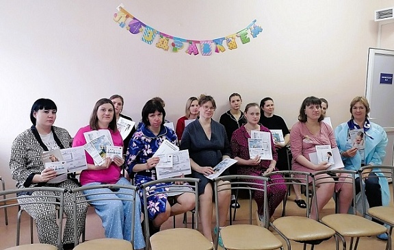 Страховые представители Волгоградского филиала «СОГАЗ-Мед» поздравили жительниц Волгограда и области с Днем матери, новости, пресс-релизы, статьи, «СОГАЗ-Мед», омс