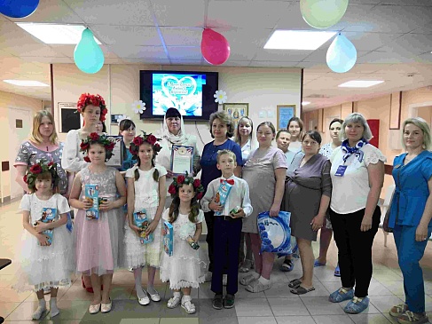 Воронежский филиал «СОГАЗ-Мед» поздравил молодые семьи с праздником, новости, пресс-релизы, статьи, «СОГАЗ-Мед», омс