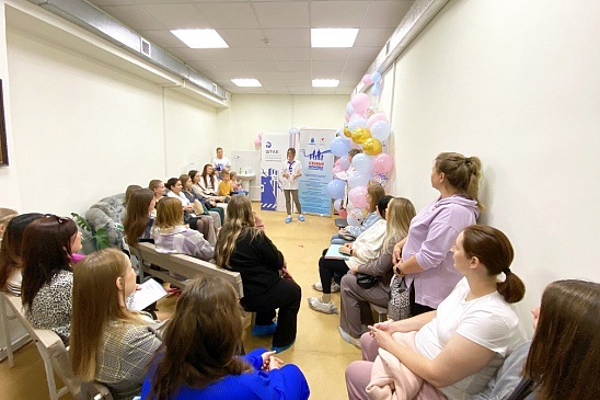 Сотрудники Саратовского филиала «СОГАЗ-Мед» поздравили будущих мам с Днем беременных, новости, пресс-релизы, статьи, «СОГАЗ-Мед», омс