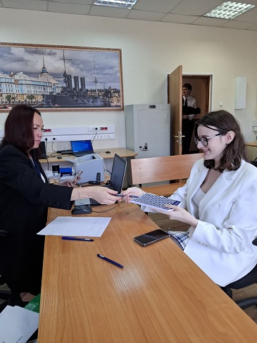 Страховые представители Санкт-Петербургского филиала провели выездные мероприятия по оформлению полисов ОМС для студентов высших учебных заведений, новости, пресс-релизы, статьи, «СОГАЗ-Мед», омс
