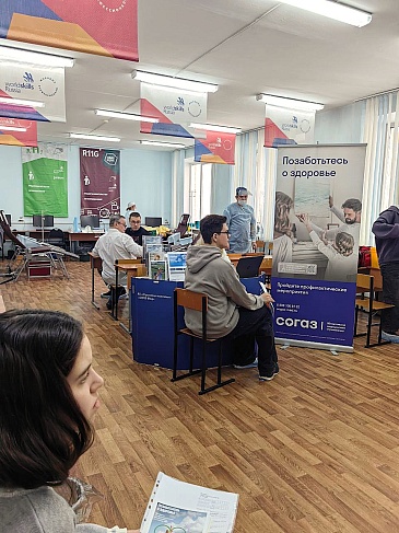 Красноярский филиал «СОГАЗ-Мед» поддержал донорскую акцию Центра крови и поздравил студентов-доноров, новости, пресс-релизы, статьи, «СОГАЗ-Мед», омс