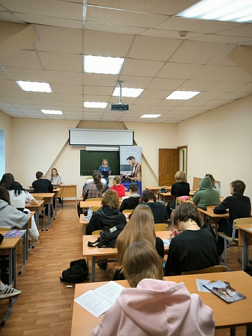Тамбовский филиал «СОГАЗ-Мед» в рамках «Недели по борьбе с заражением и распространением хронического вирусного гепатита С» провел информационную встречу в Тамбовском колледже социокультурных технологий, новости, пресс-релизы, статьи, «СОГАЗ-Мед», омс