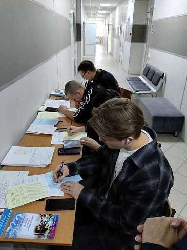 Красноярский филиал «СОГАЗ-Мед» поддержал донорскую акцию Центра крови и поздравил студентов-доноров, новости, пресс-релизы, статьи, «СОГАЗ-Мед», омс