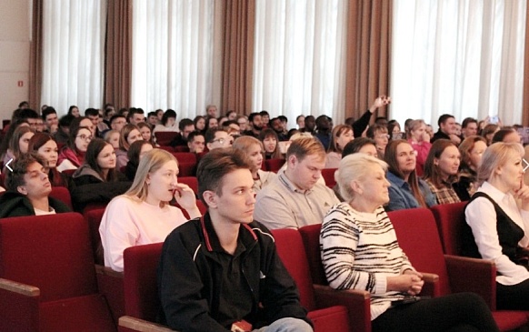 Нижегородский филиал «СОГАЗ-Мед» принял участие в празднике «День первокурсника», новости, пресс-релизы, статьи, «СОГАЗ-Мед», омс